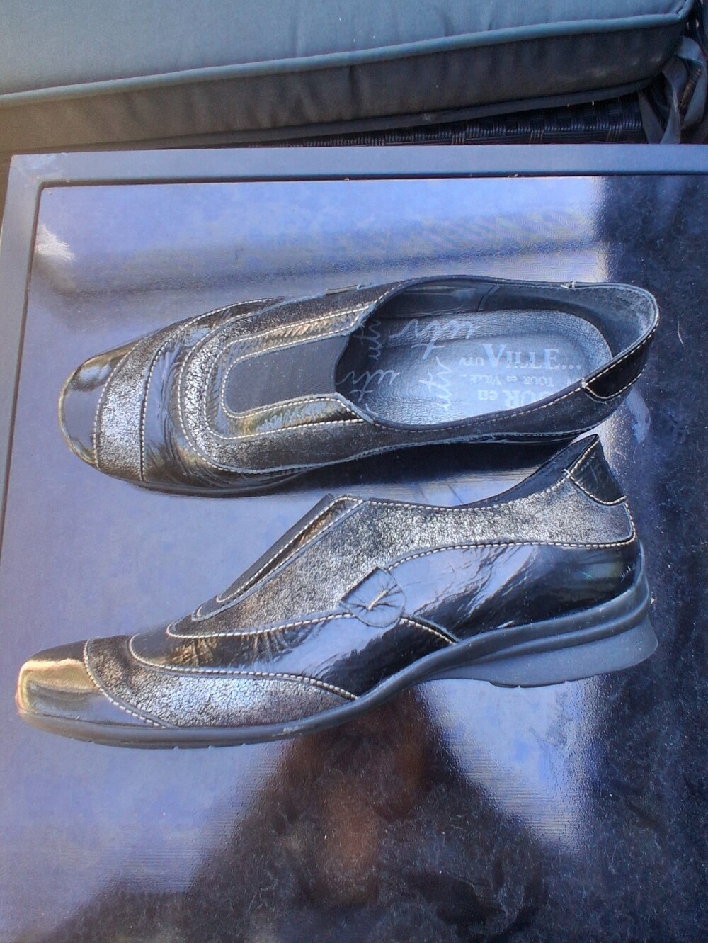 Un Tour En Ville Black Slip-On Comfort Loafers, Size 37